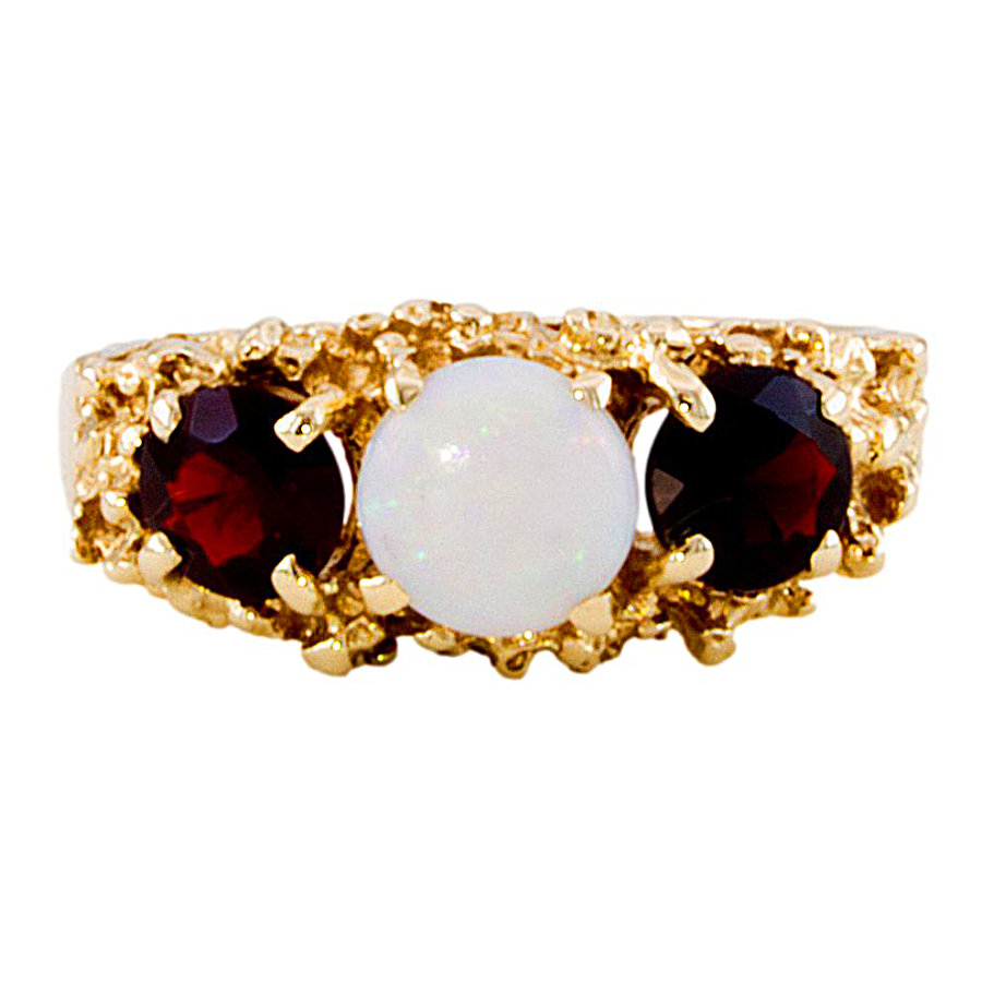 9ct gold Opal / Garnet 3 stone Ring size Q